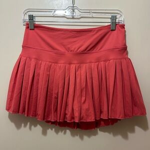 Chic Red Pleated Mini Skirt